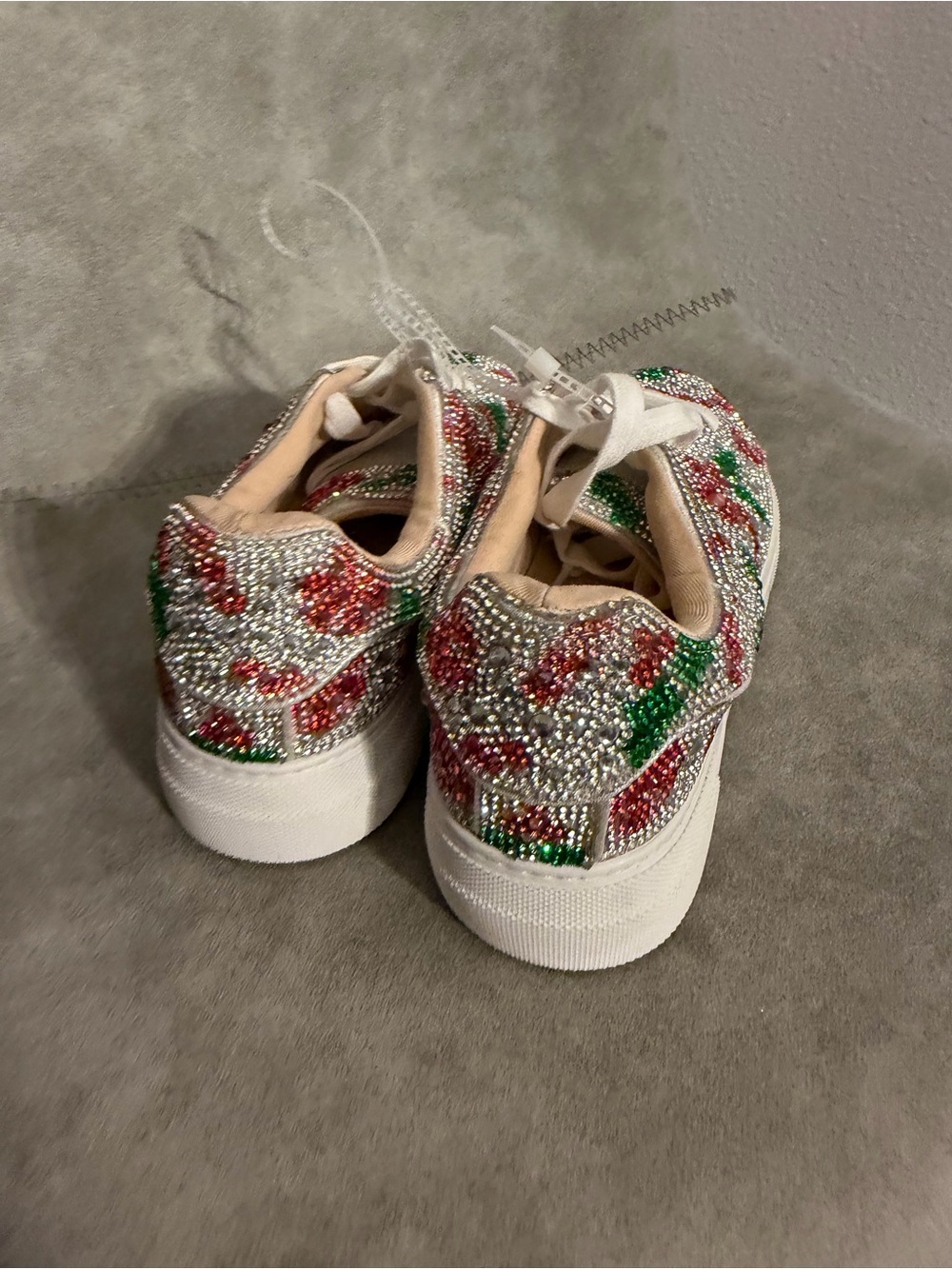NWT Betsey Johnson Sidny Holiday Holly Print Rhinestone Platform Sneakers Sz 6,5 - Picture 13 of 16